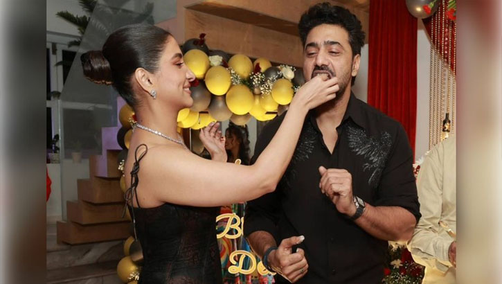 দেবের জন্মদিন উদ্‌যাপনের পর যে বার্তা দিলেন রুক্মিণী